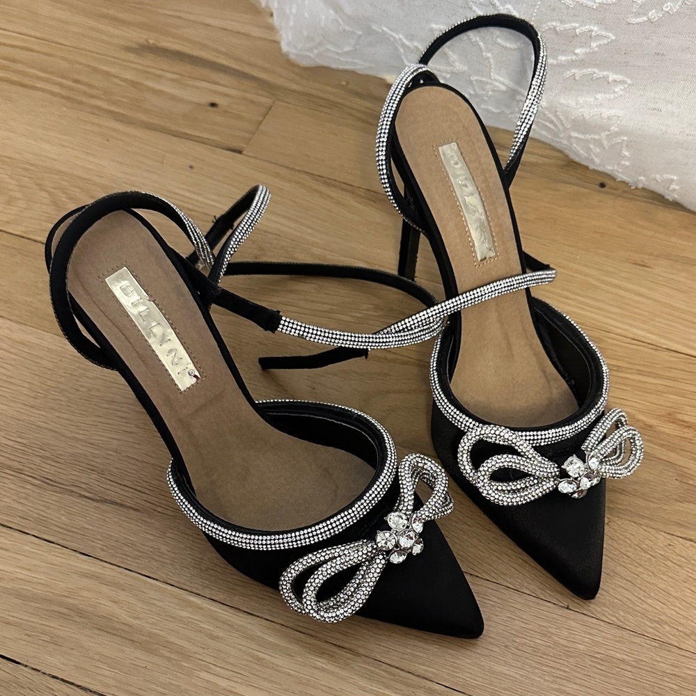 Sparkle bow heels